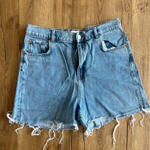 Zara 90’s Short